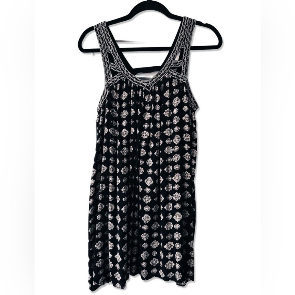 Sz small American Eagle boho top black white
